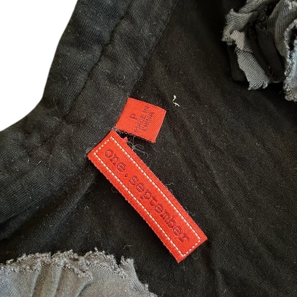 Anthropologie One September Grey & Black Ruffled Tank Top Size Petite - Picture 4 of 6